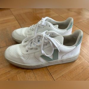 Veja V-10 Women’s Sneakers